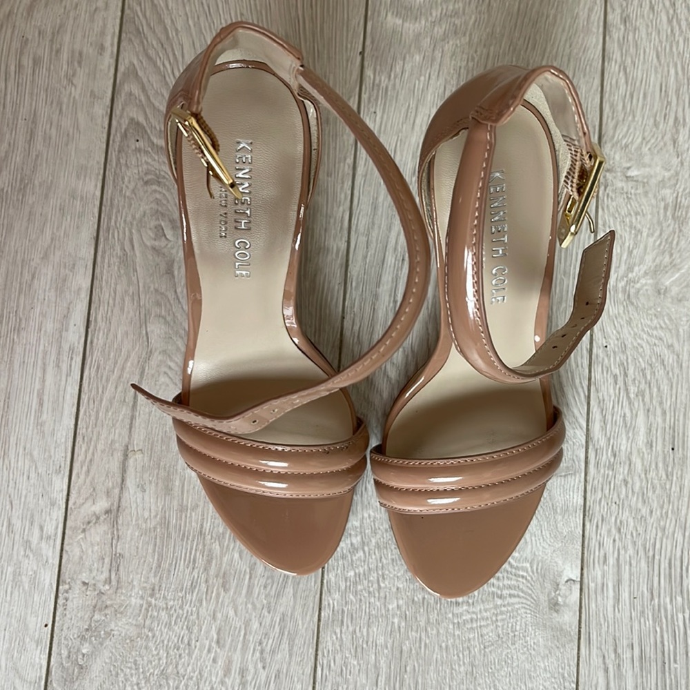 Kenneth Cole nude pumps shoes